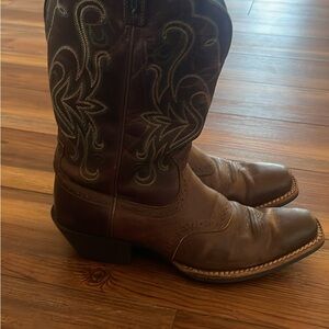Women’s Ariats Square Toe